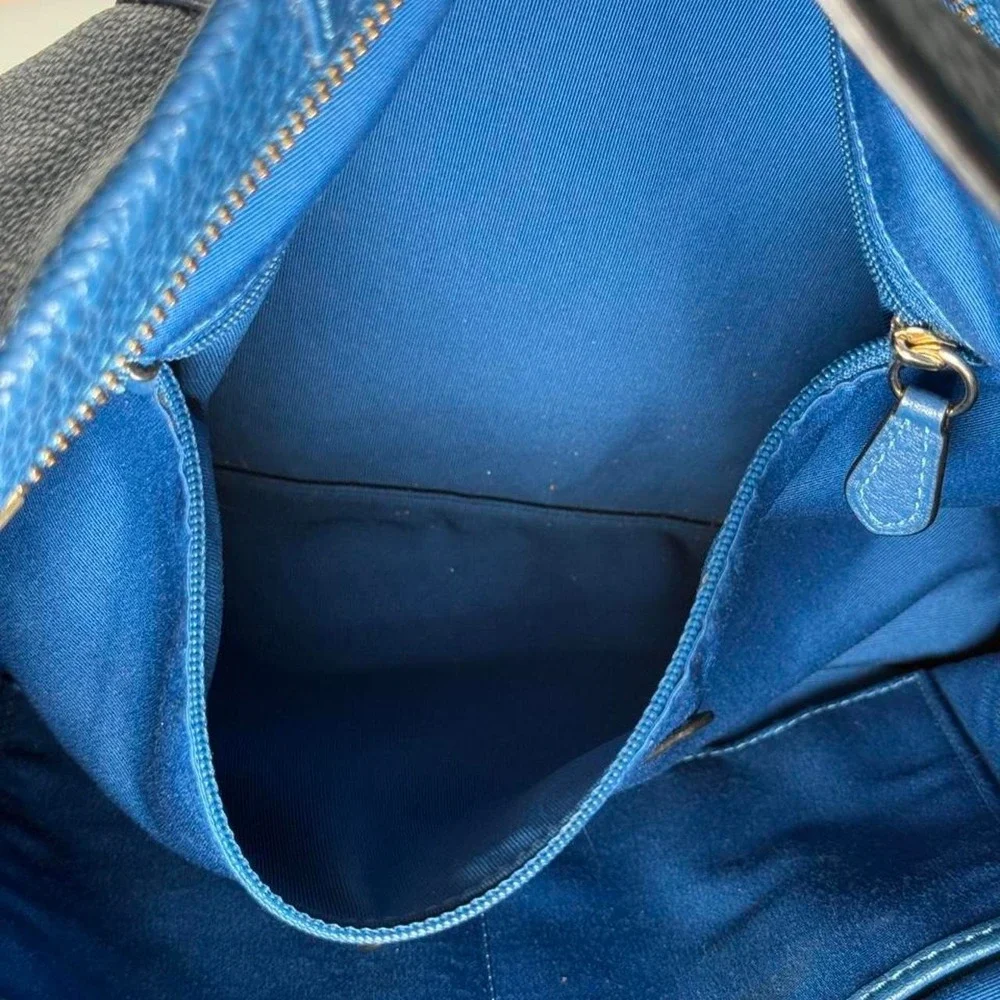 N/A blue coach